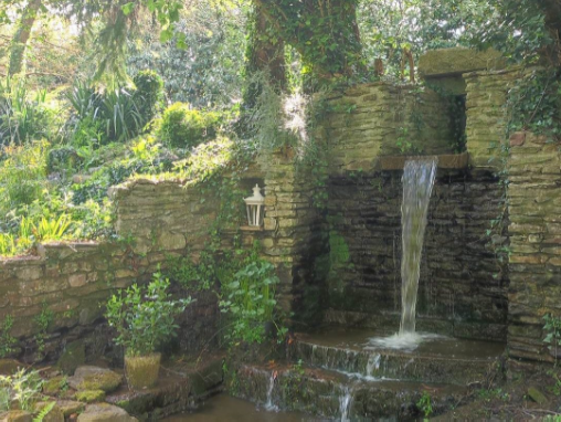 Cascade du Moulin de Benneville Cadre naturel et authentique 